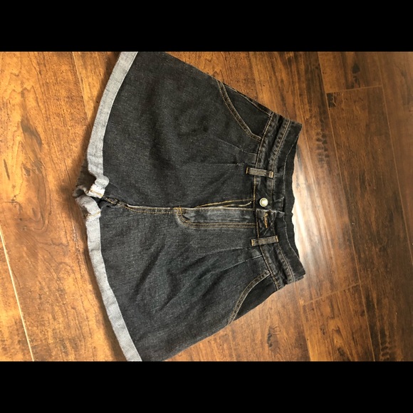 High waisted shorts - Picture 2 of 5